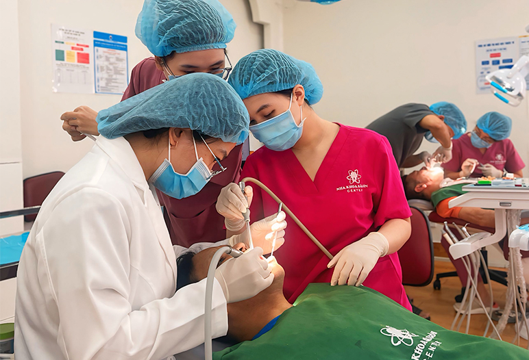 Dental check before teeth bonding